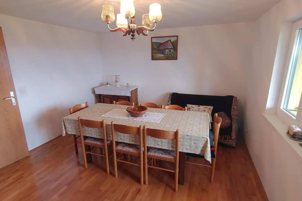Villa Vikend Hisa Vrhe Senovo Exterior foto