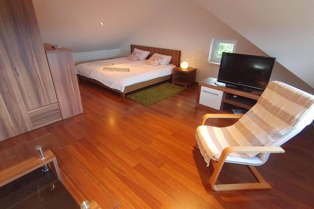 Villa Vikend Hisa Vrhe Senovo Exterior foto